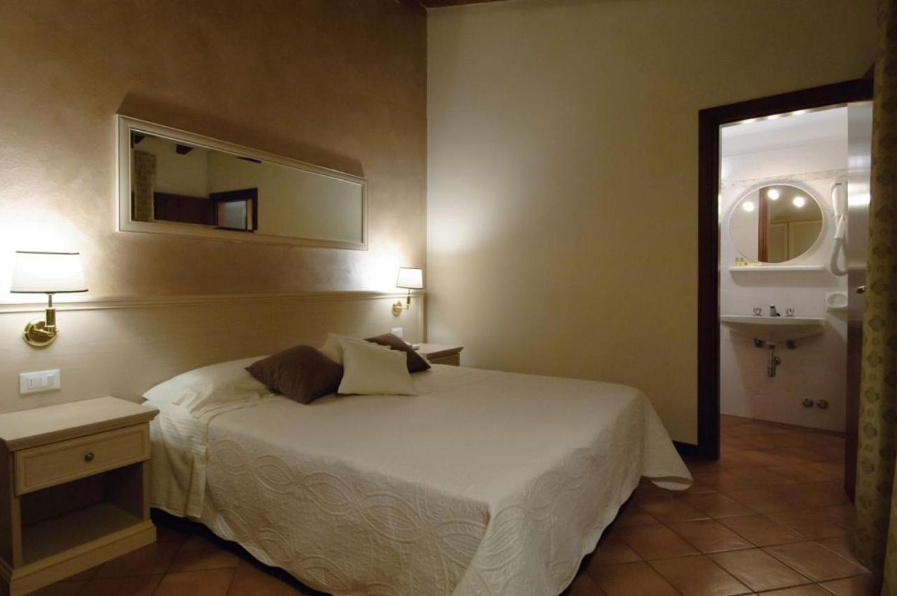 Albergo Cavallino 10 Toscolano Maderno Eksteriør billede
